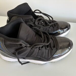 Jordan Retro 11 Space Jam 2009 vintage Jordan 23 on the back Sneakers